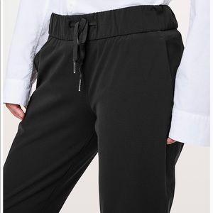 Lululemon On the fly pant sz 10 Inseam 27’’